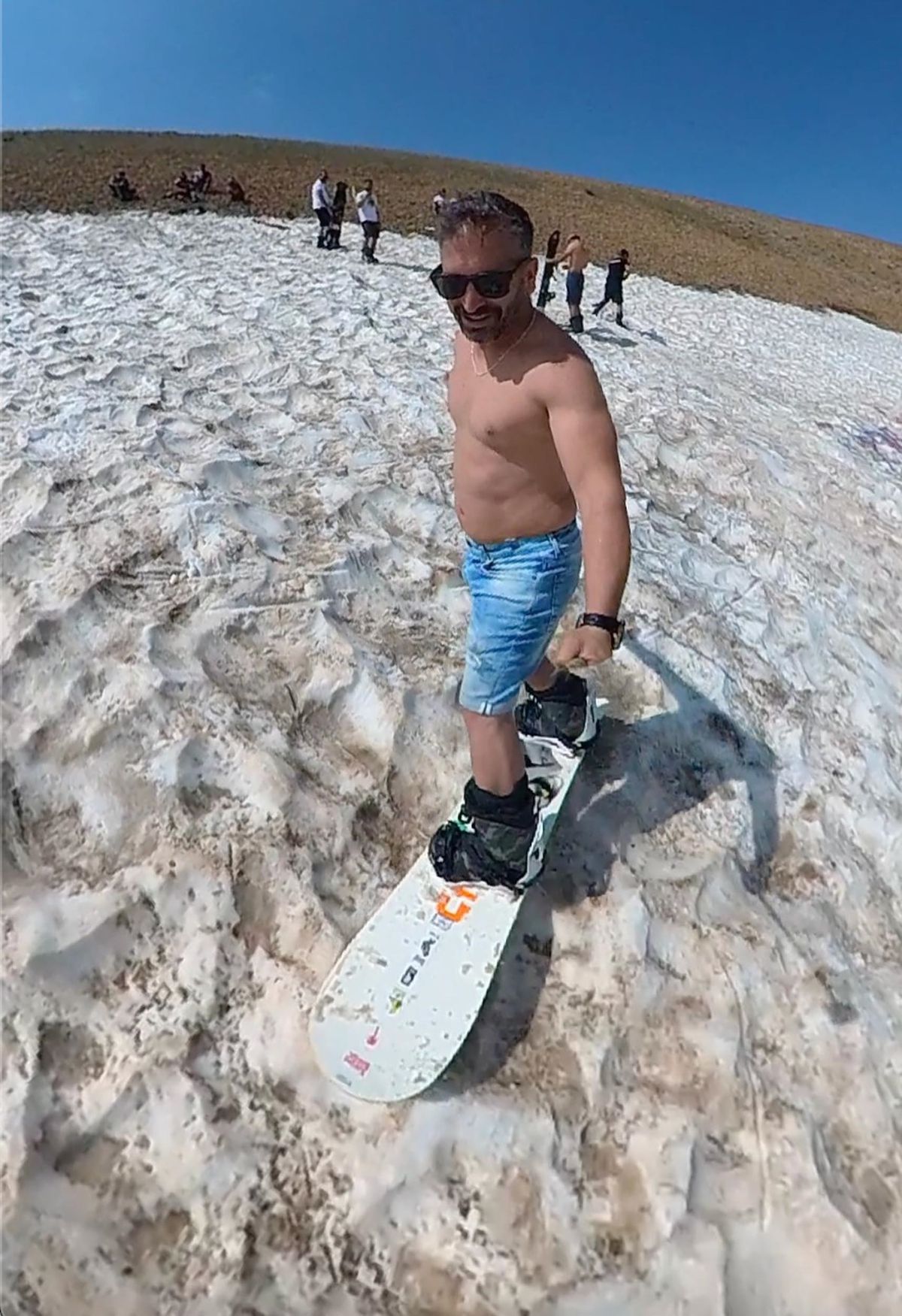 Erzincan'da Ağustos Ayında Kayak Keyfi