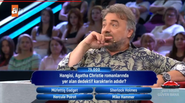 5'te 3'ü kırmızı, 10'da 1'i sarı, kalanı pembe olmak üzere eşine her doğum gününde 30, evlilik yıl dönümünde 50, Sevgililer Günü'nde 20 gül alan..