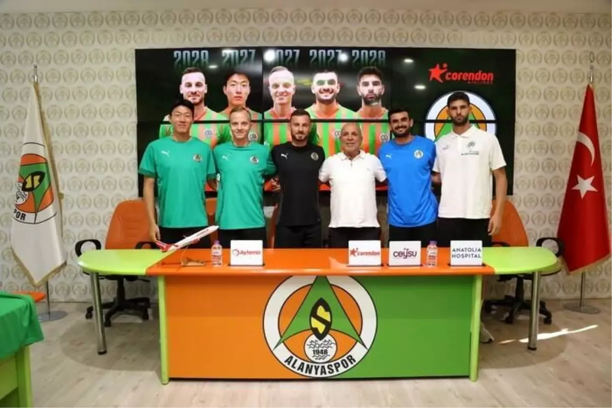Alanyaspor'dan 5 Futbolcu ile Sözleşme Yenileme