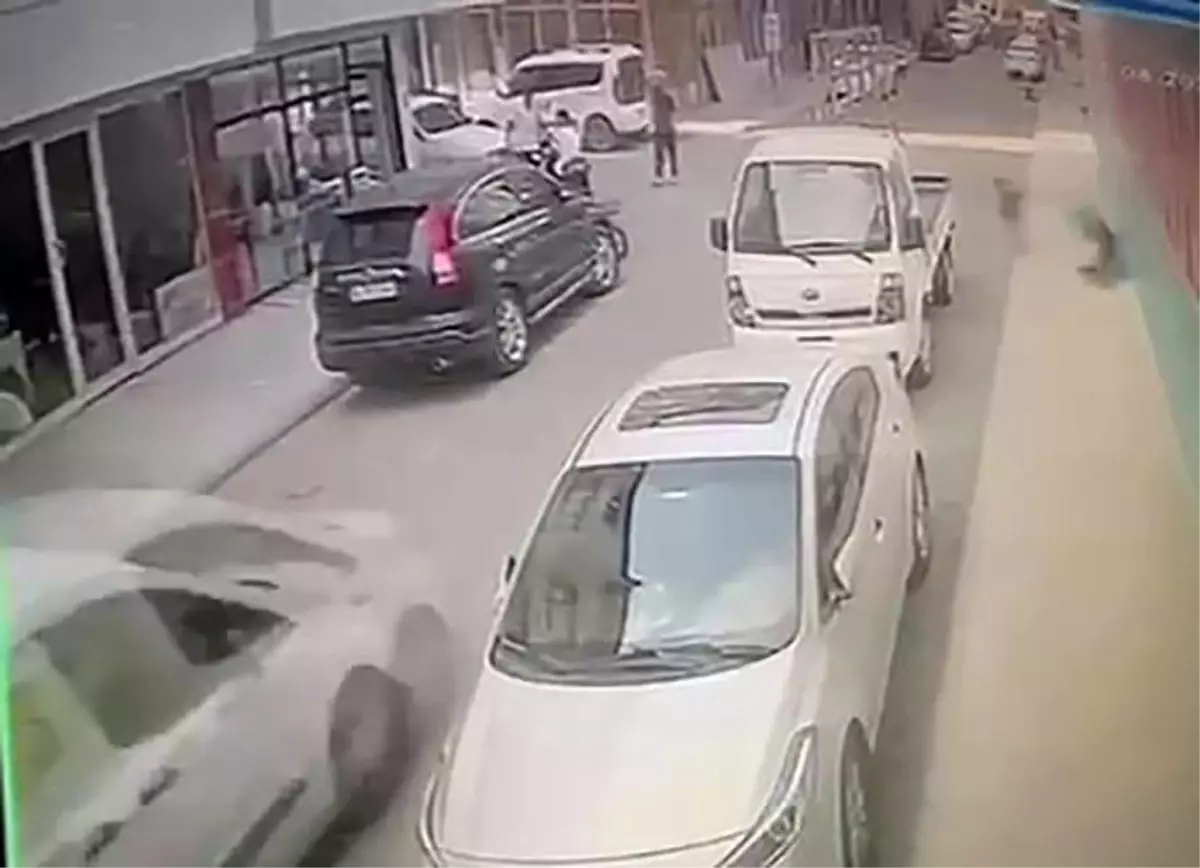 Sakarya'da 5 Yaşındaki Çocuğa Araç Çarptı: Ağır Yaralı