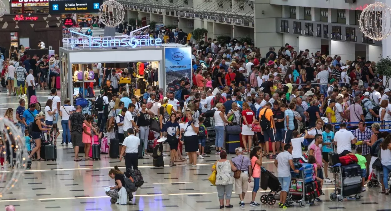 Antalya Turist Sayısında Rekor: 9 Milyon Sınırı Aşıldı