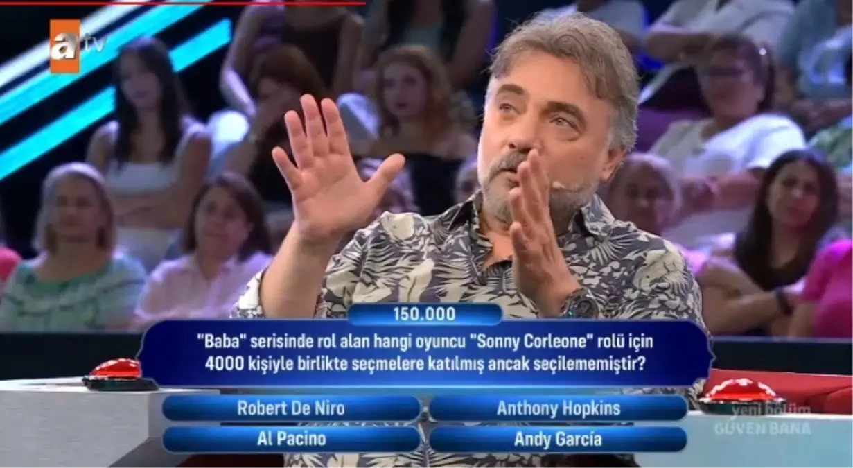 Baba serisinde rol alan hangi oyuncu Sonny Corleone rolü için 4000 kişiyle birlikte seçmelere katılmış ancak seçilememiştir?