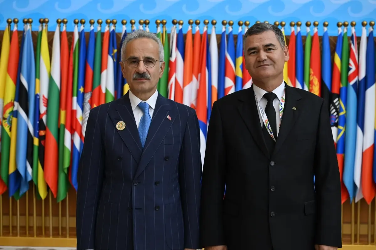 Bakan Uraloğlu, Türkmenistan'da Ulaşım İşbirliği İçin Görüşme Yaptı
