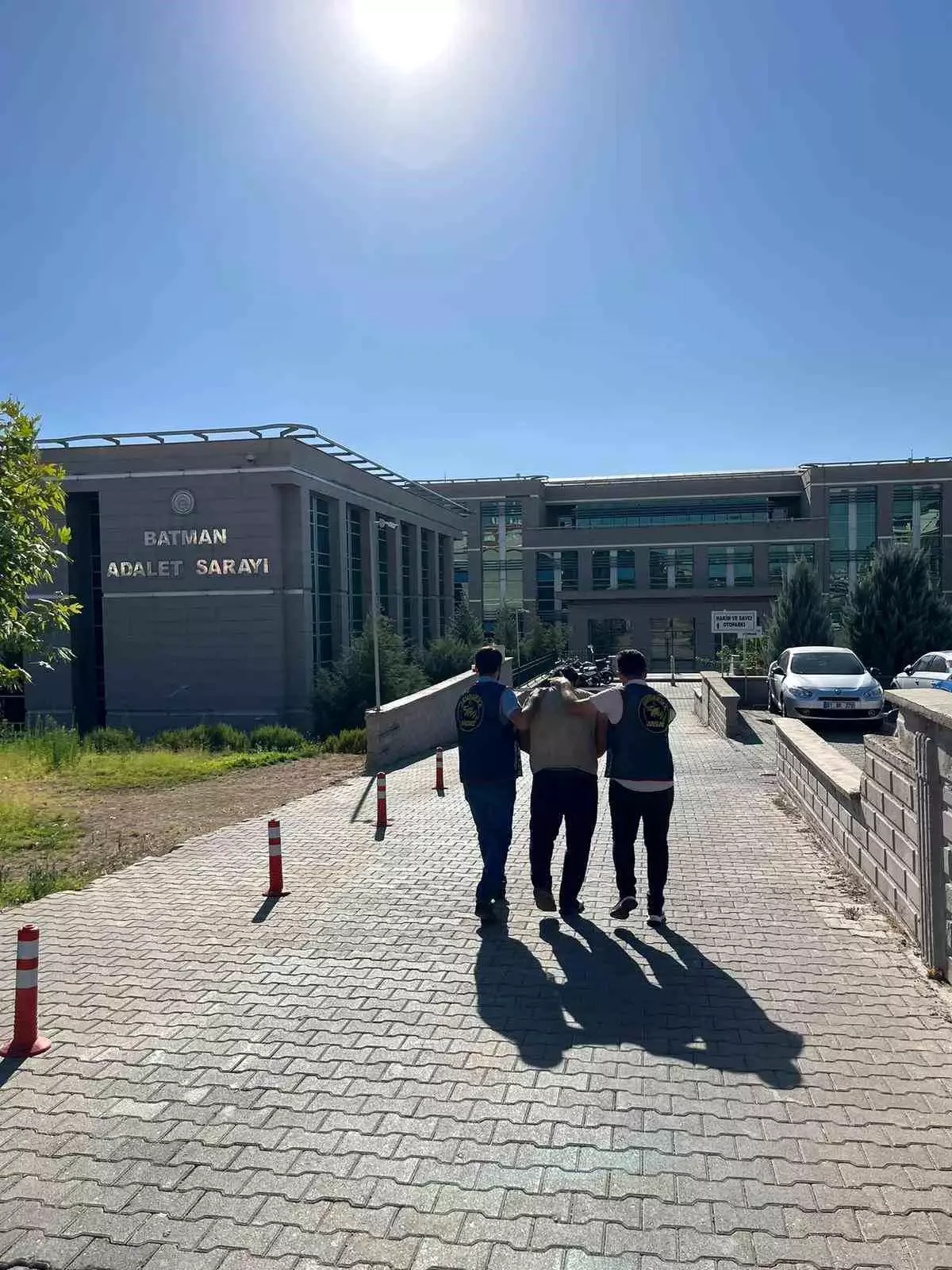 Hırsızlık Suçundan Aranan Zanlı Batman'da Yakalandı