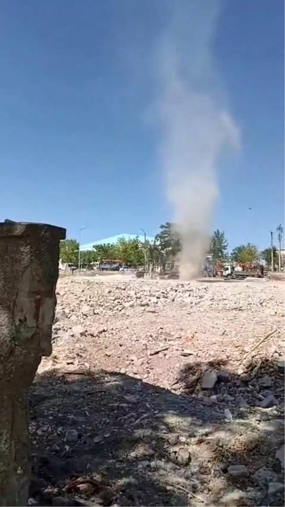 Elazığ'daki Mini Hortumun Çekimiyle Büyüleyen Çocuğun Tepkisi