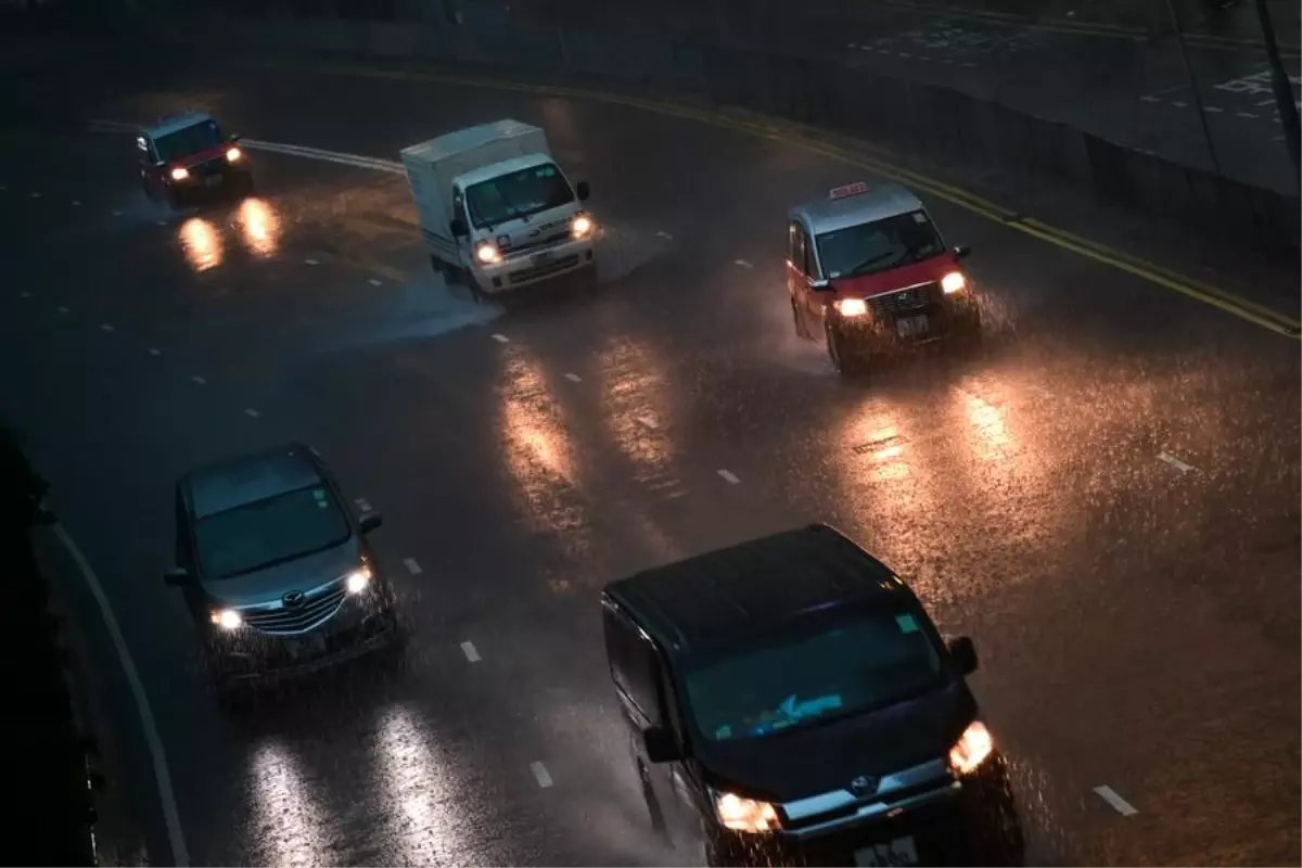 Hong Kong'da Dördüncü Yoğun Fırtına ve Yağmur Uyarısı