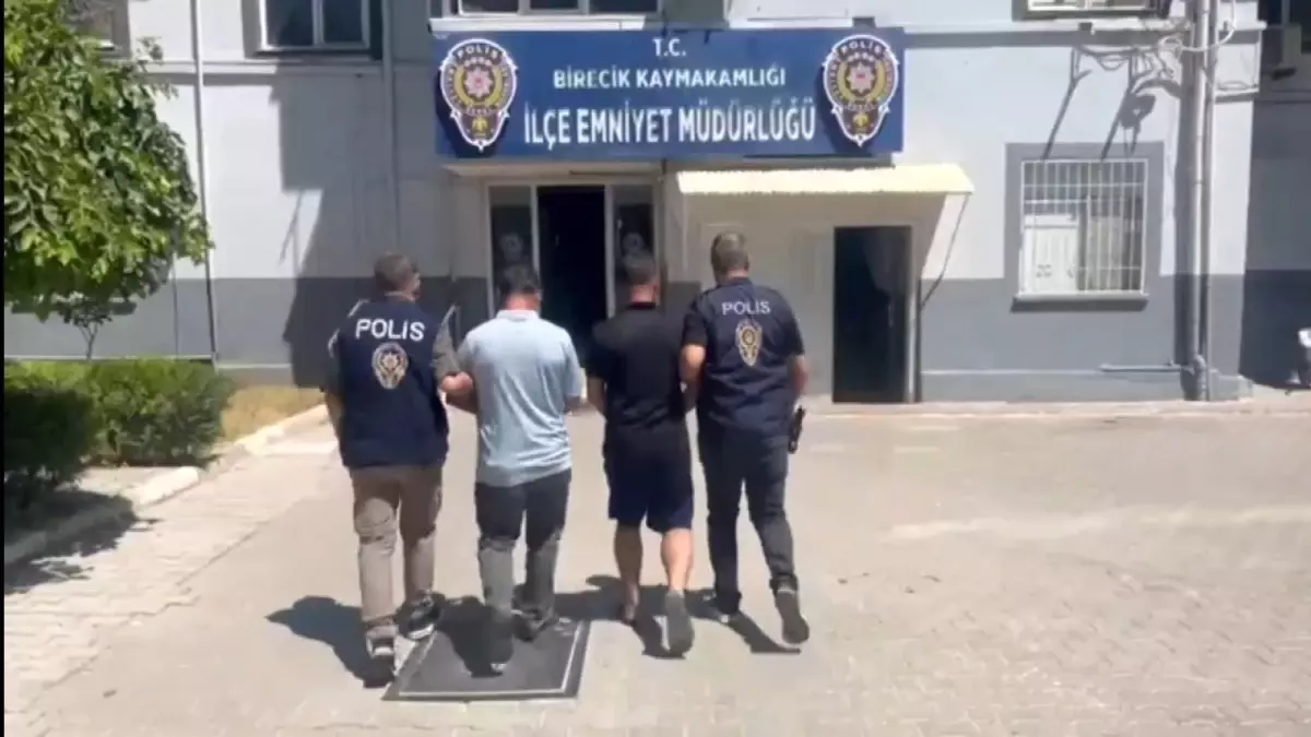 Birecik'teki Düğünde Havaya Ateş Açan 2 Şüpheli Gözaltına Alındı