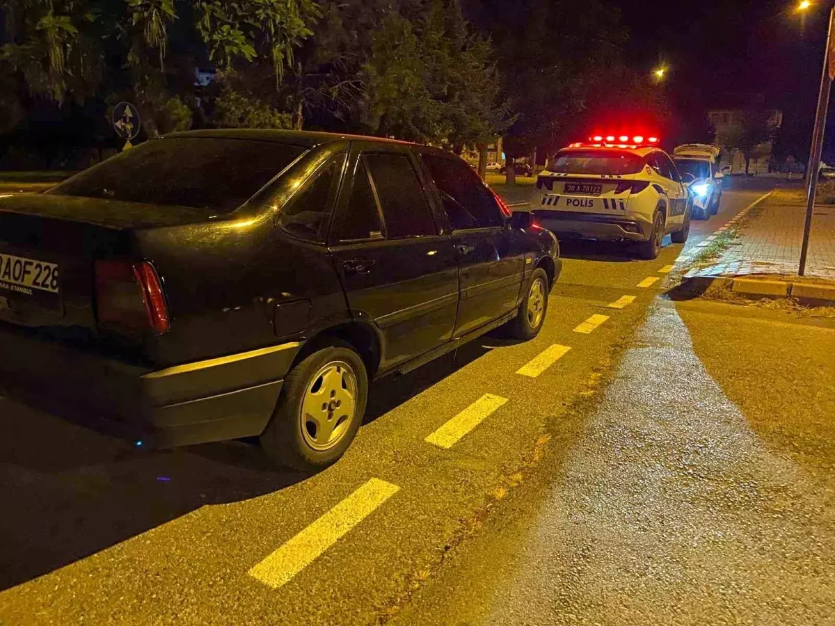 Kayseri'de 'Dur' İhtarına Uymayan Ehliyetsiz Sürücü Yakalandı