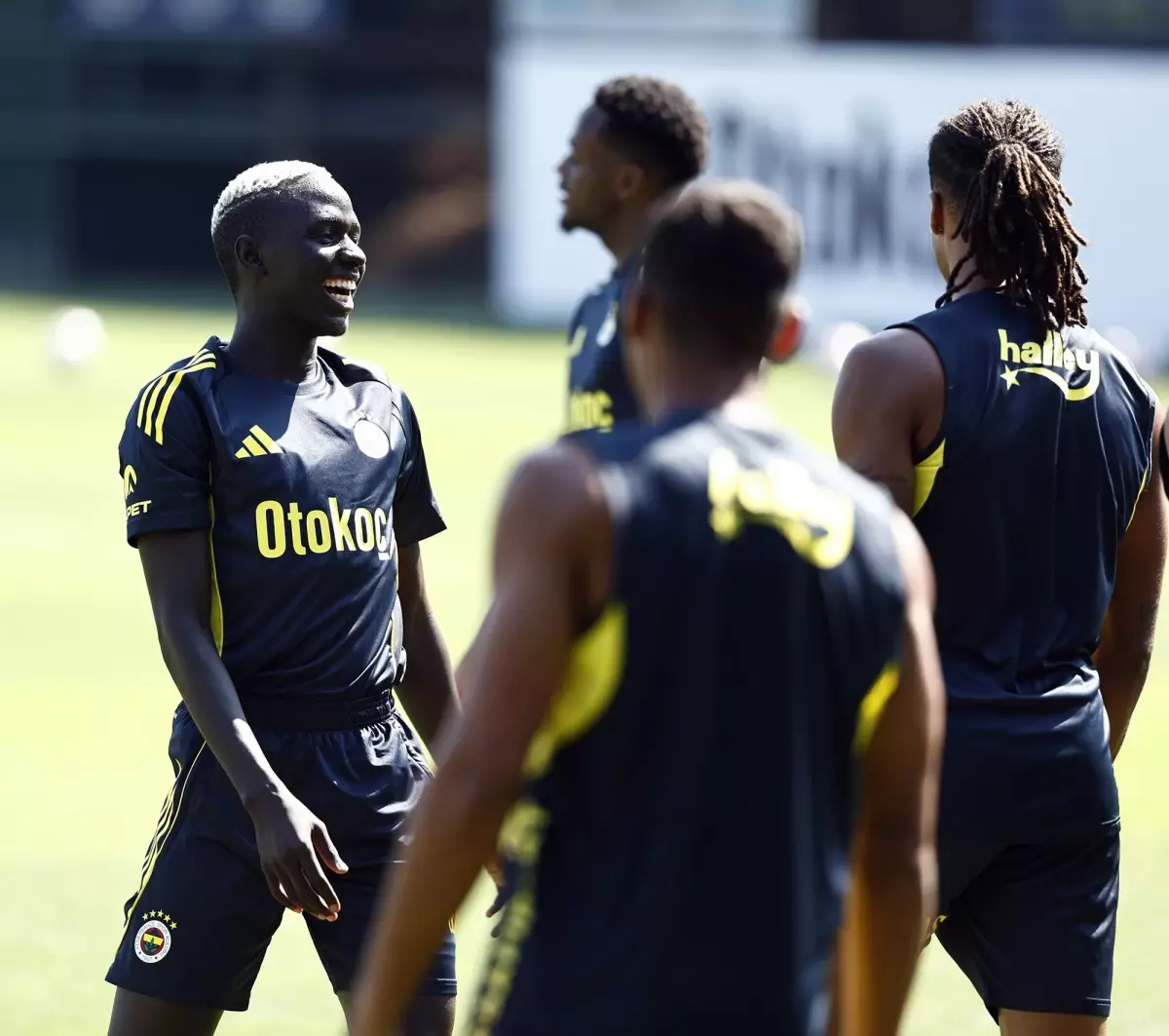 Fenerbahçe Feyenoord ile Şampiyonlar Ligi Mücadelesine Çıkıyor