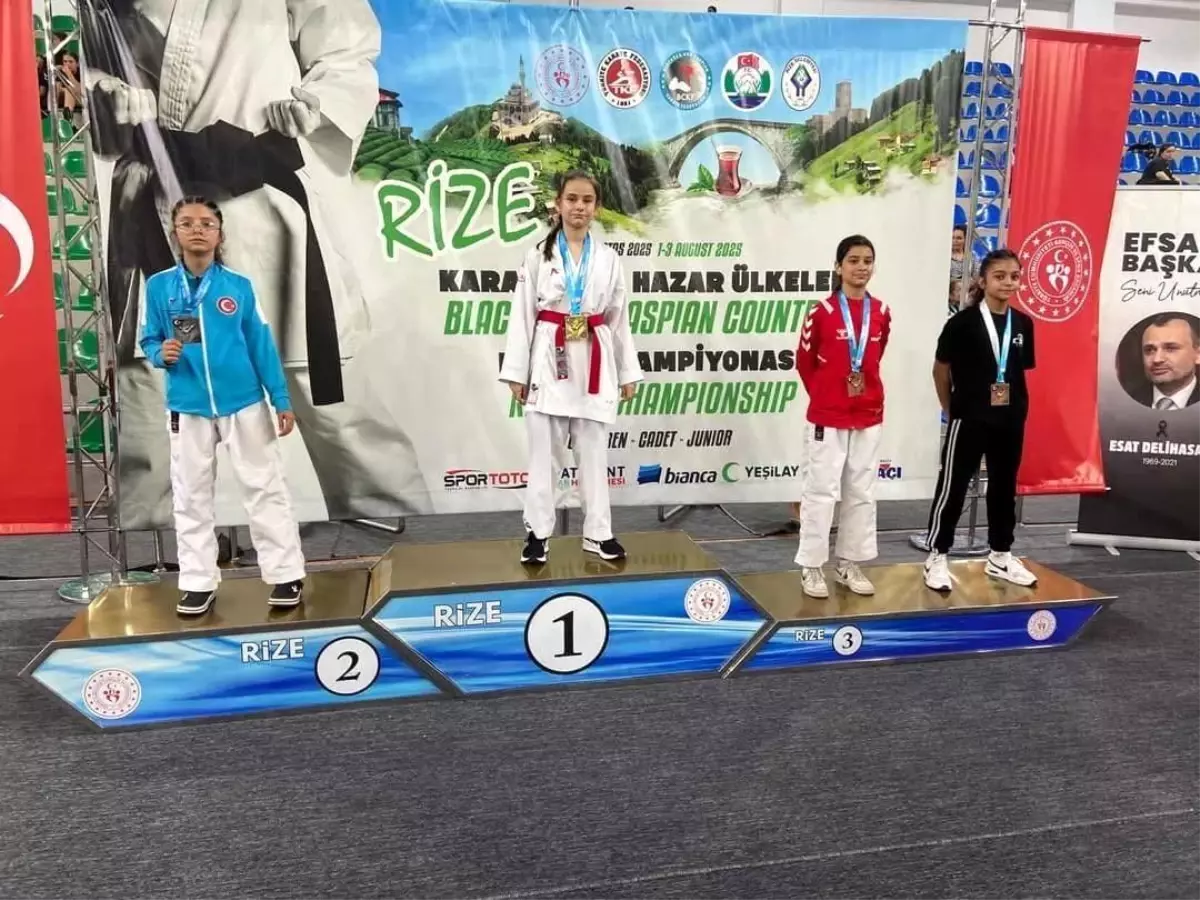 Kübra Beril Culfa, Karate Şampiyonası'nda Altın Madalya Kazandı