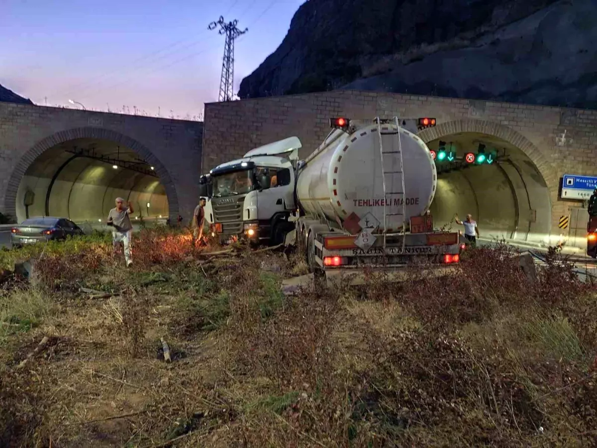 Gümüşhane'de Tünelde Trafik Kazası: 1 Yaralı