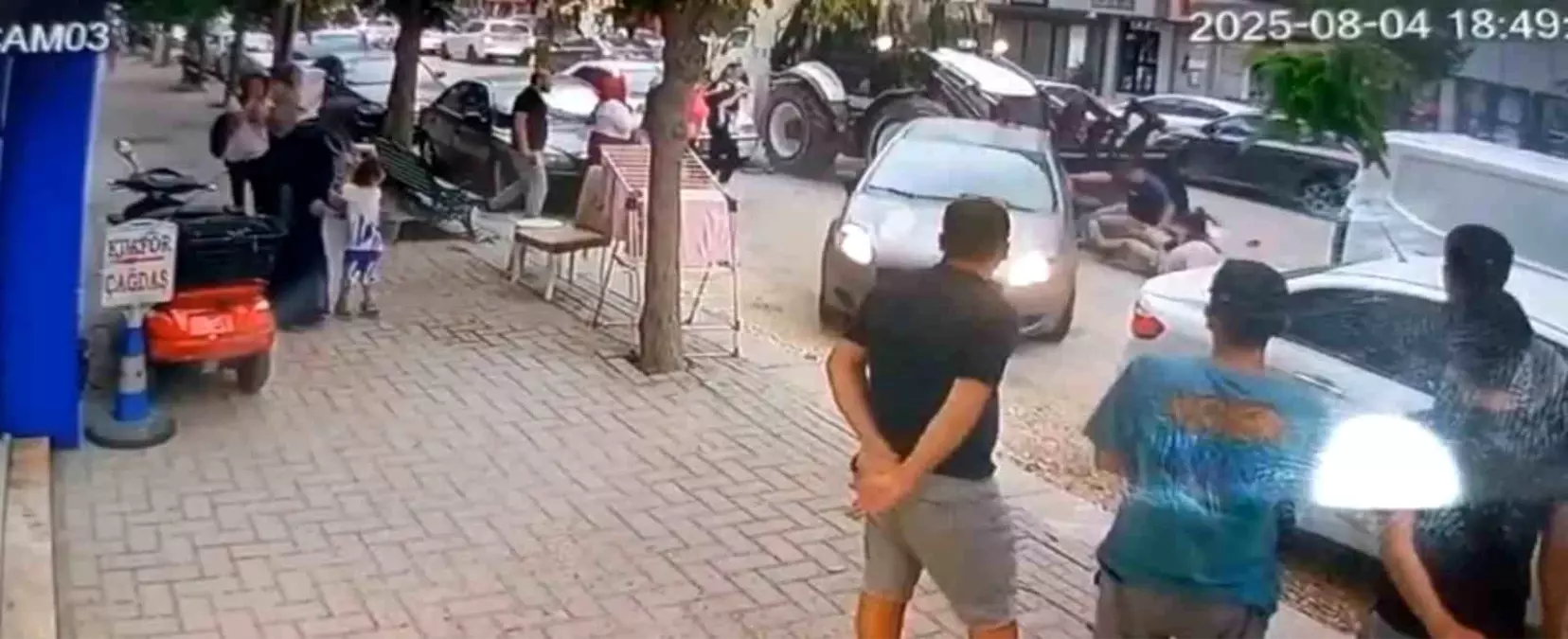 Eskişehir'de Kepçe ile Yaya Kazası: 2 Yaralı