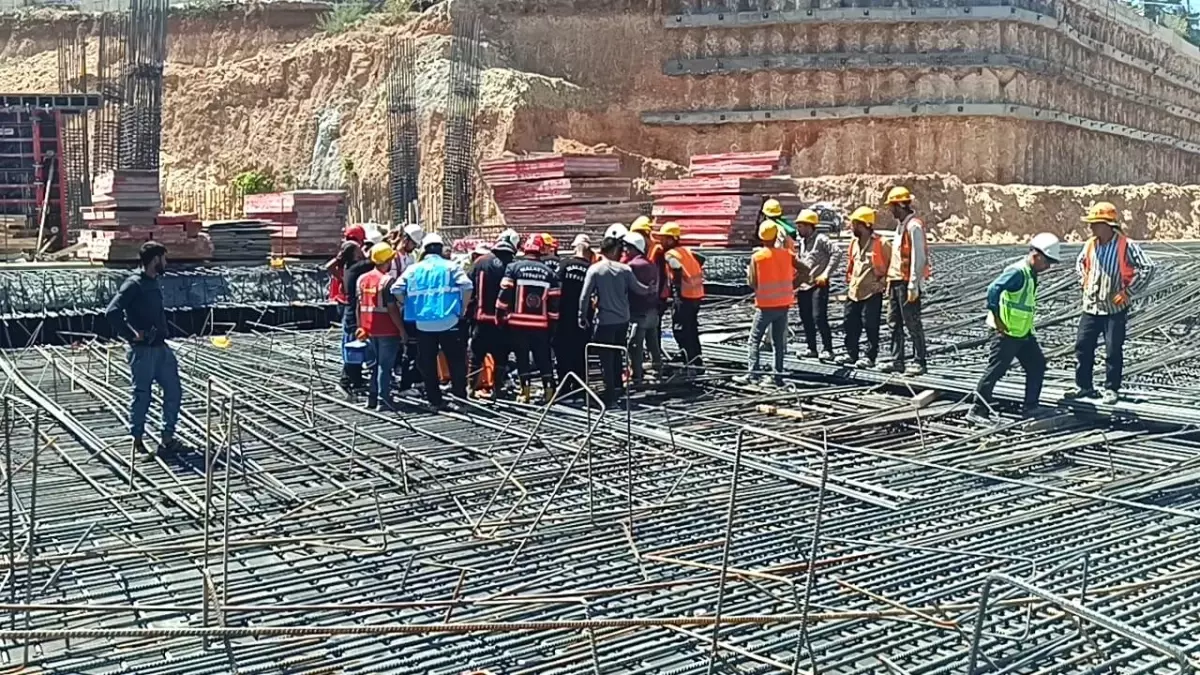 Malatya'da İnşaat Kazası: Bir İşçi Yüksekten Düştü