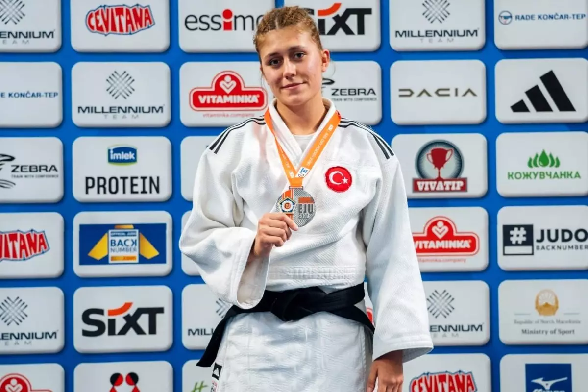 Sura Nil Karasu, Gençler Avrupa Judo Kupası'nda Gümüş Madalya Kazandı
