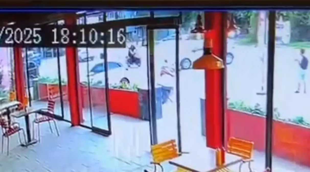 Sapanca'da Motosiklet-Otomobil Çarpışması: Sürücü Ağır Yaralandı