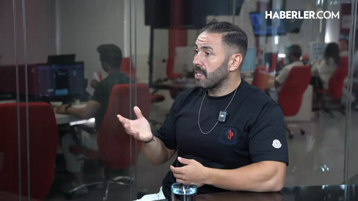 Survivor Yarışmacısı Yunus Emre Karabacak: Adada aşk yaşanıyor, boşanmalar bedava değil