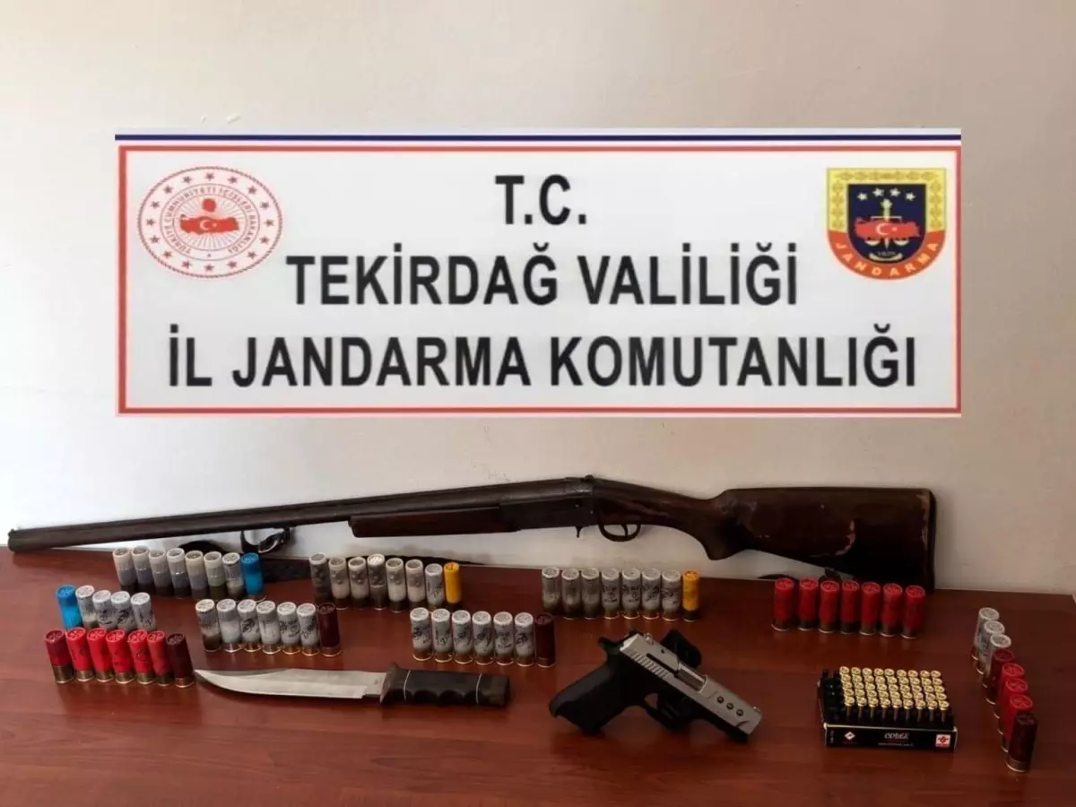 Tekirdağ'da Jandarma Operasyonları: Ruhsatsız Silah ve Uyuşturucu Ele Geçirildi