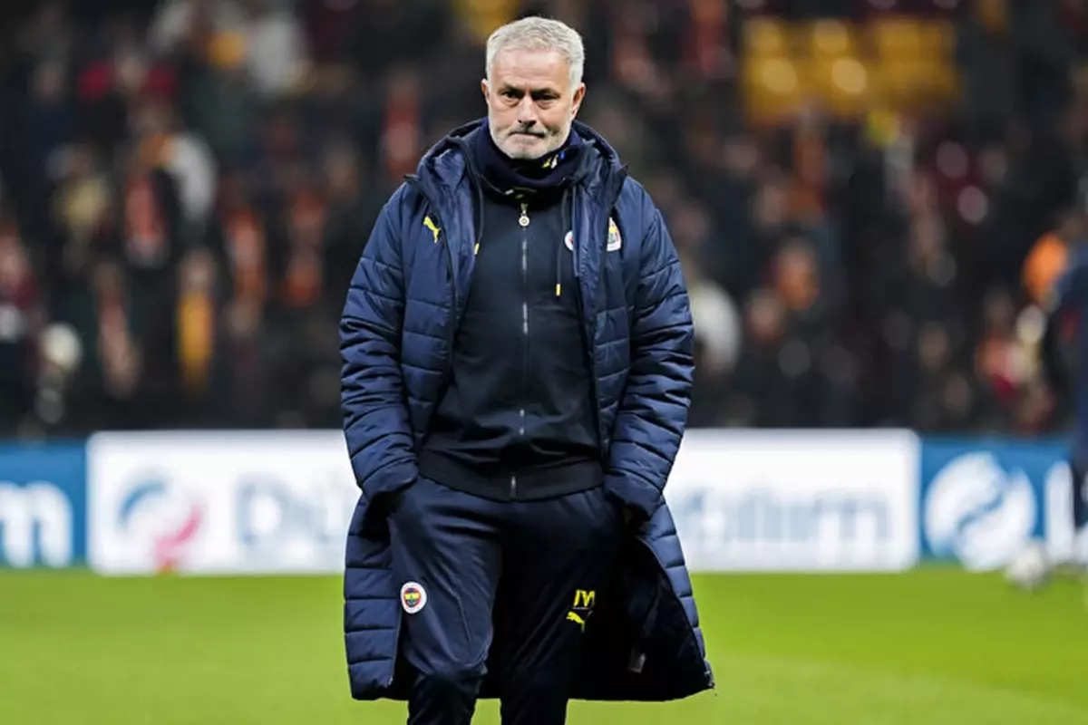 Yıldız futbolcular yok! Fenerbahçe'nin Feyenoord maçı kamp kadrosu belli oldu