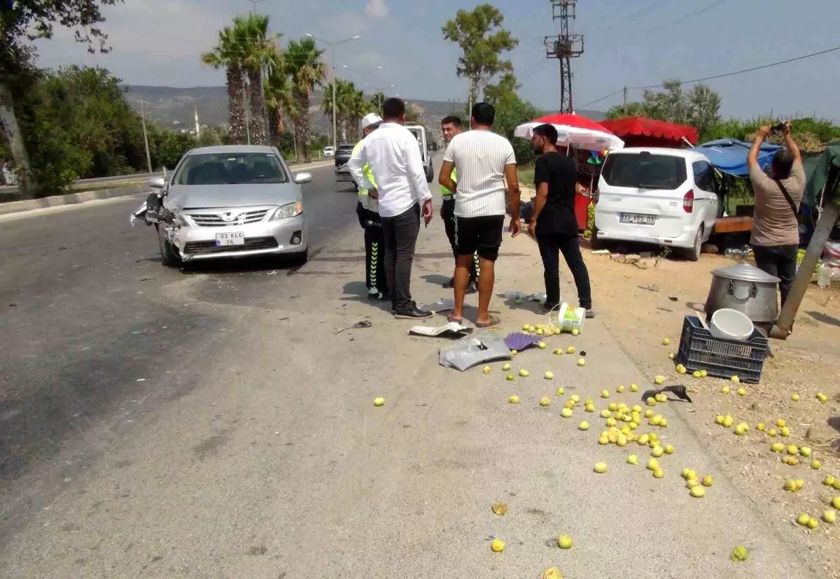 Mersin'de Trafik Kazası: Sürücü Kaçtı, Yöresel Ürün Tezgahına Çarptı