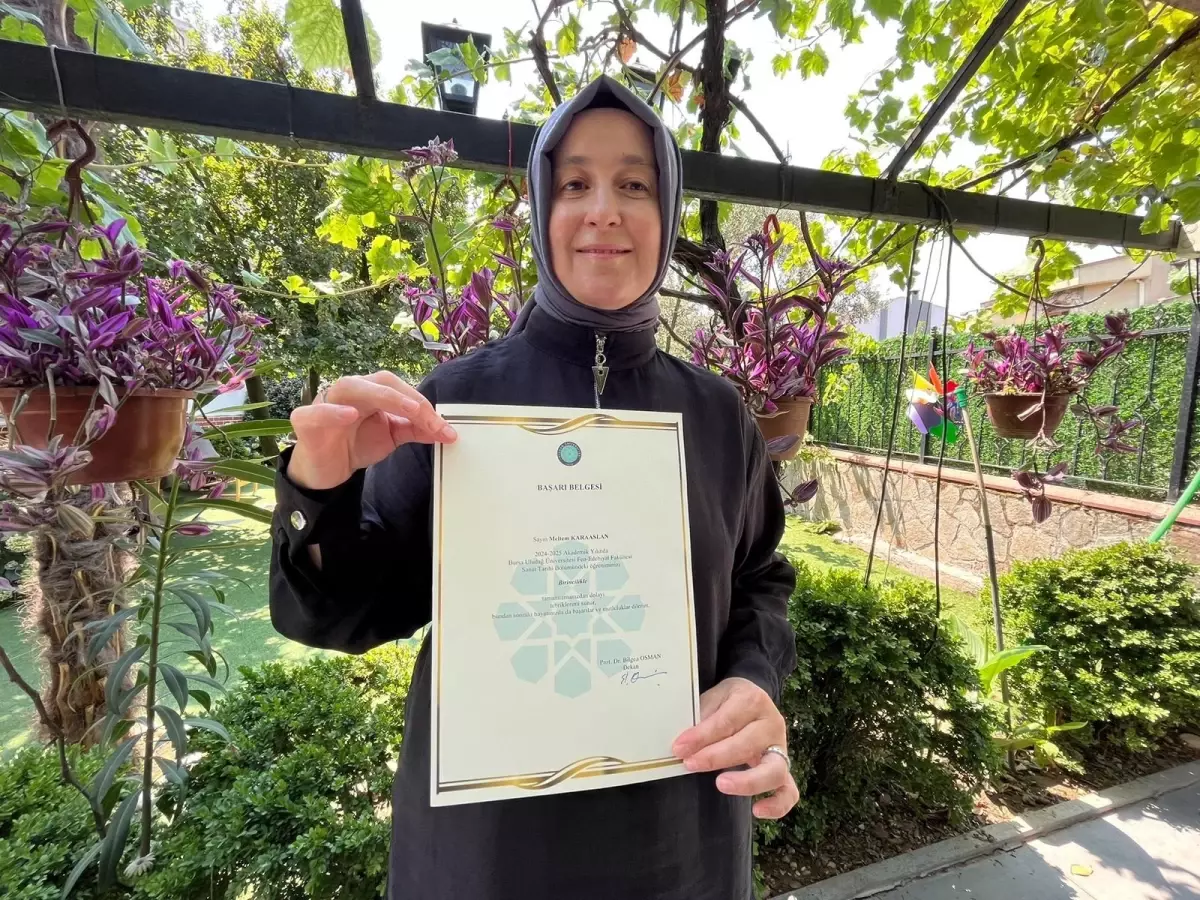 30 Yıl Sonra Hayalini Gerçekleştiren Anne, Bölüm Birincisi Oldu