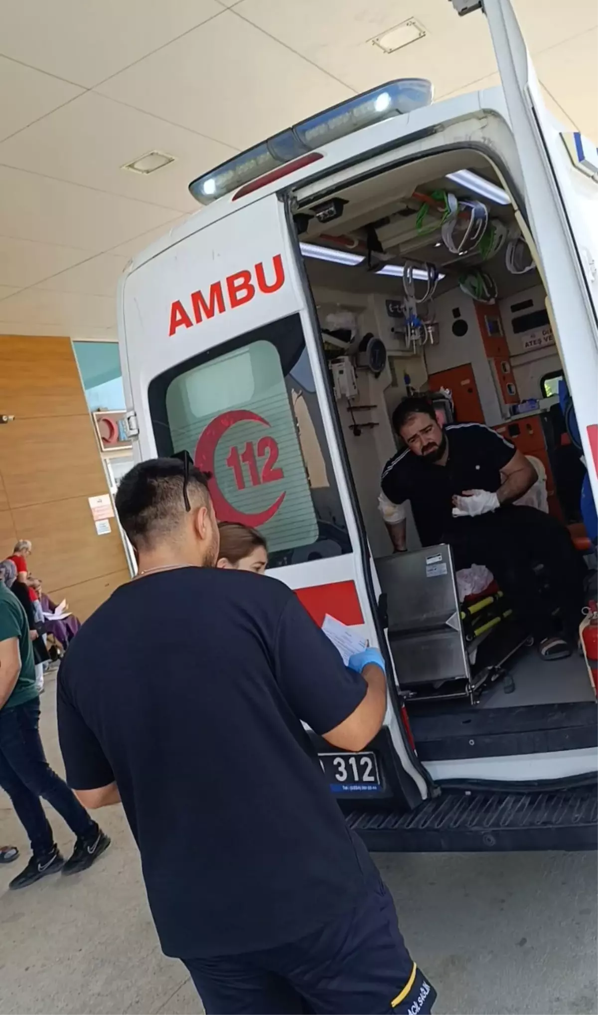 Bıçak Bilerken Elini Makineye Sıkıştıran Yabancı Uyruklu Yaralandı