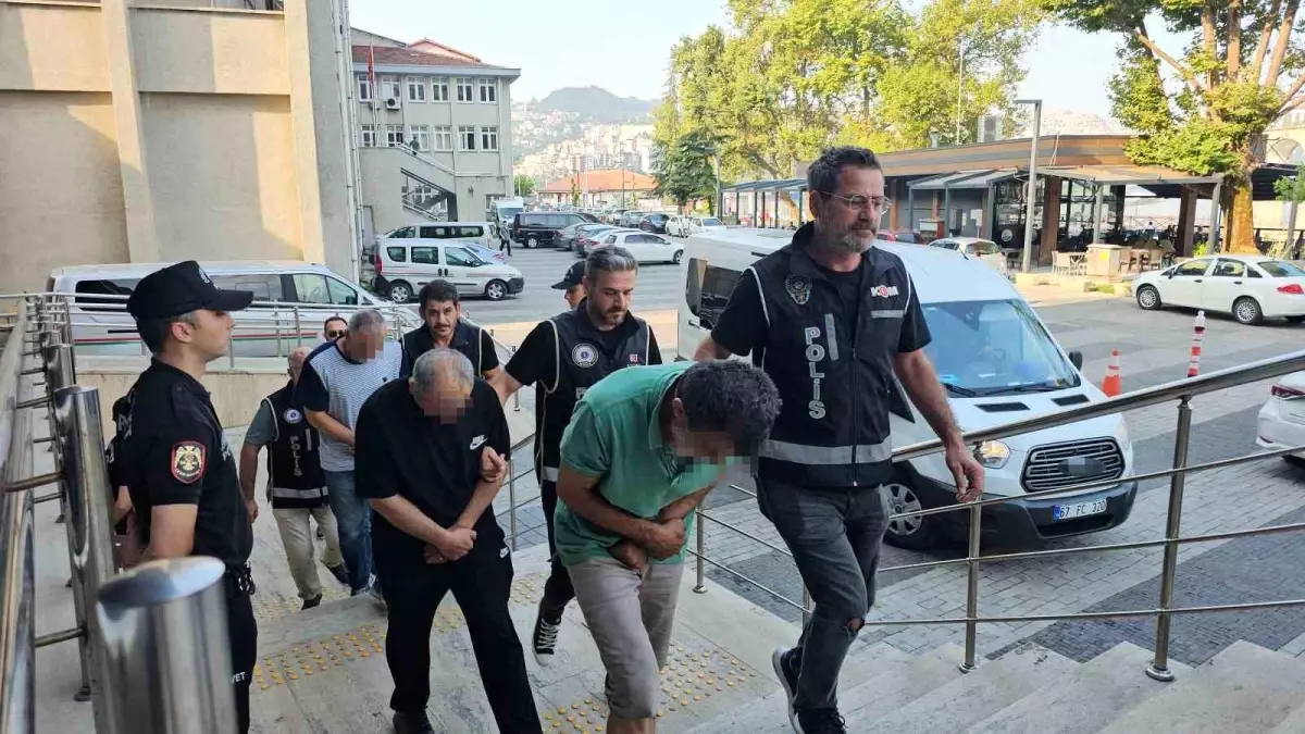 Zonguldak'ta Define Arayan 4 Kişi Suçüstü Yakalandı