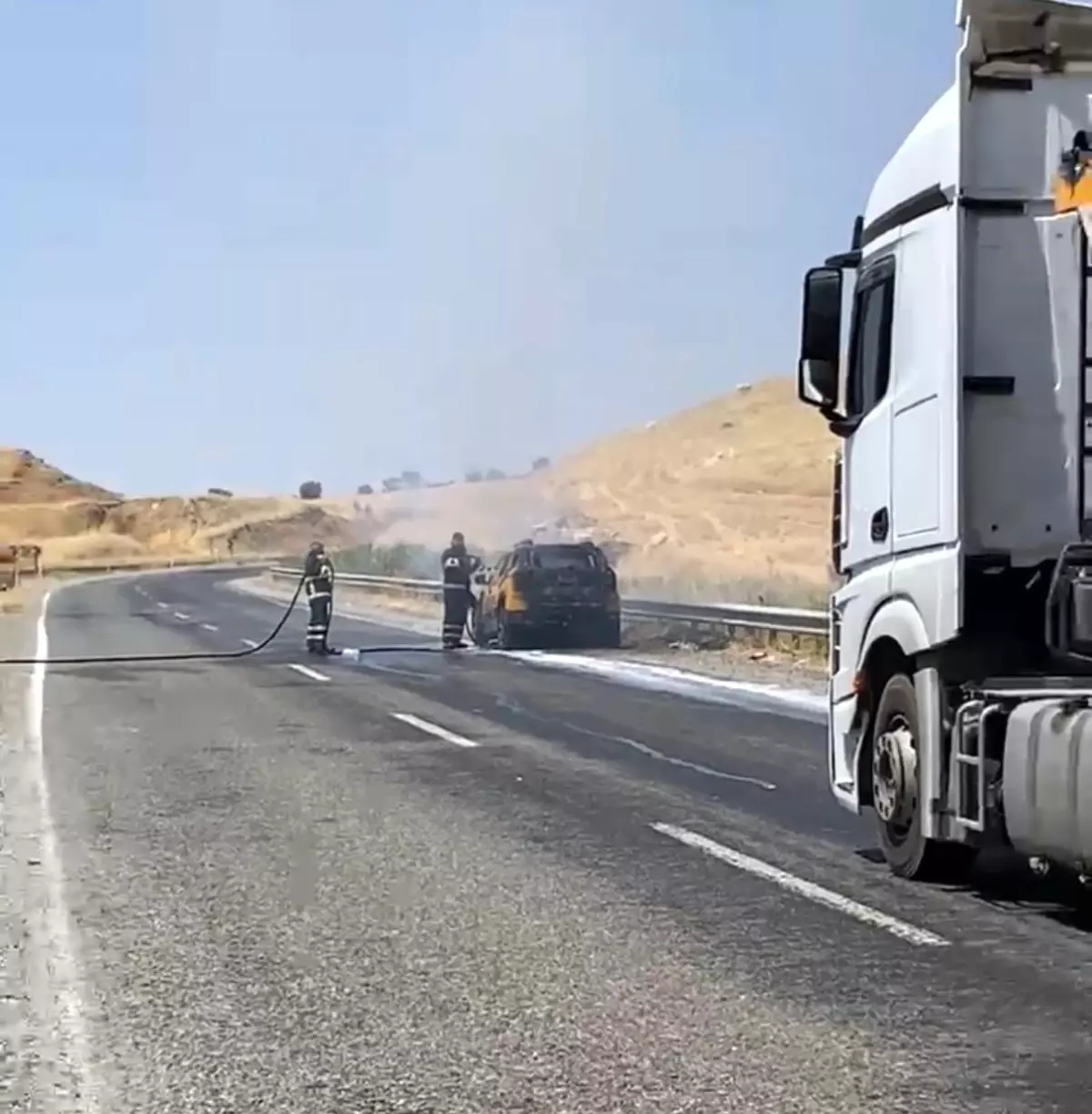 Diyarbakır'da Seyir Halindeki Araçta Yangın Çıktı