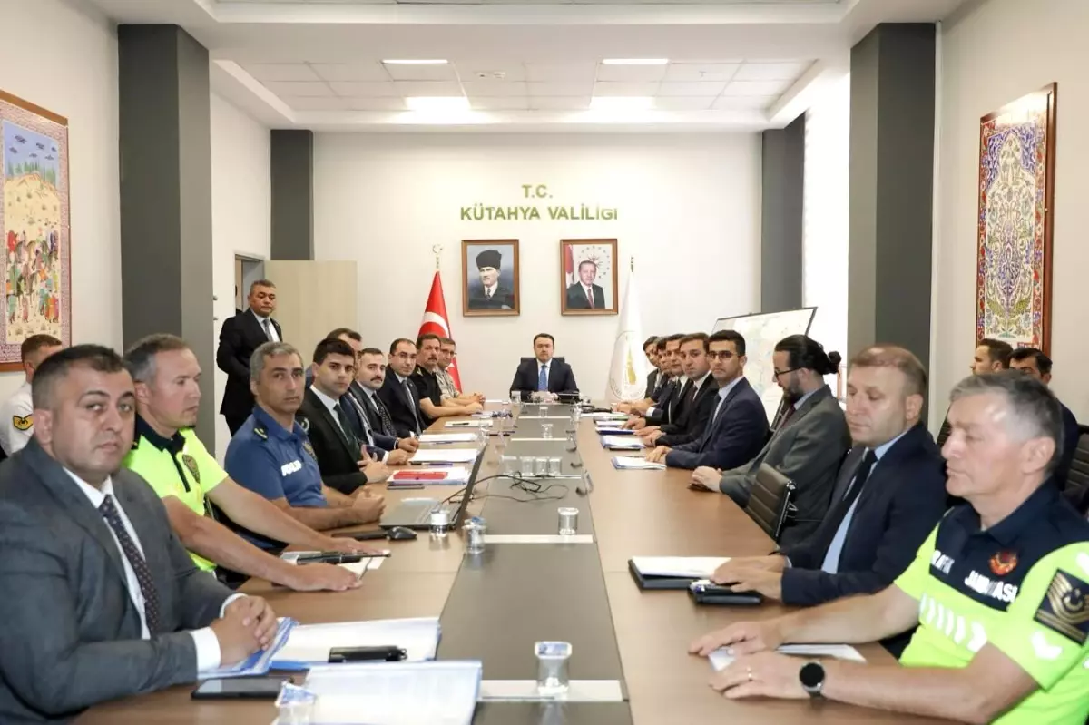 Kütahya'da İl Güvenlik ve Asayiş Toplantısı Yapıldı