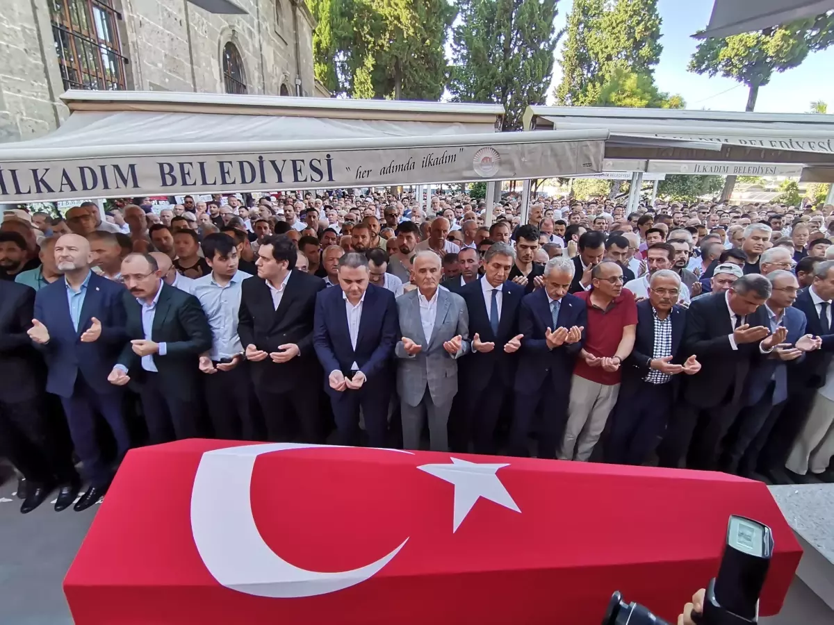 Eski Bakan Mustafa Demir İçin Samsun'da Cenaze Töreni Düzenlendi