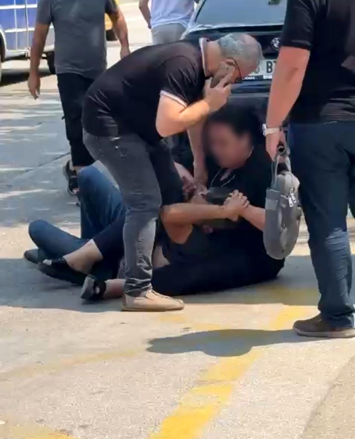 Bursa'da Cadde Ortasında Eski Eşine Saldırdı