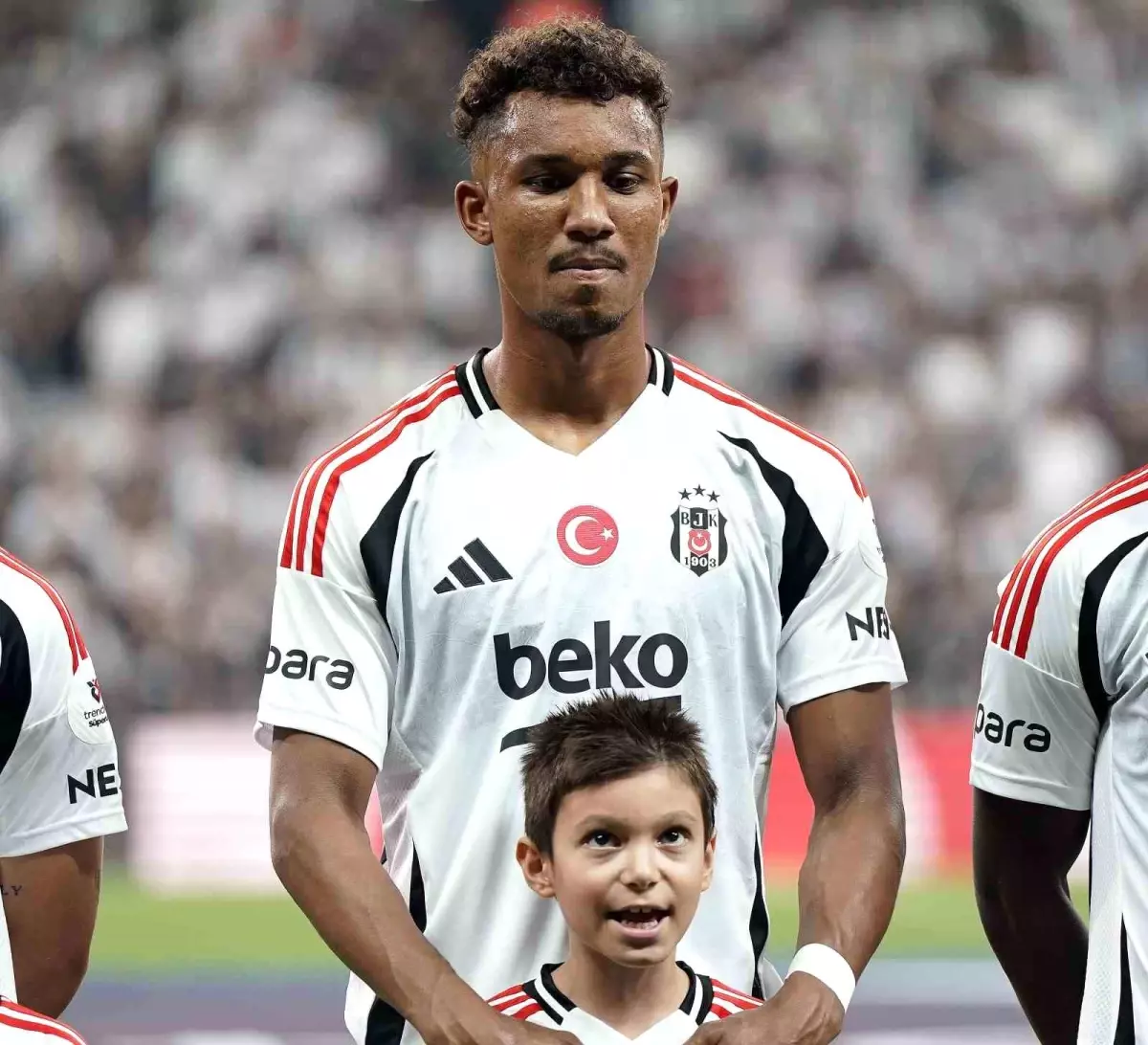 Beşiktaş'ta Uduokhai Üst Solunum Yolu Enfeksiyonu Nedeniyle Maç Kadrosundan Çıkarıldı