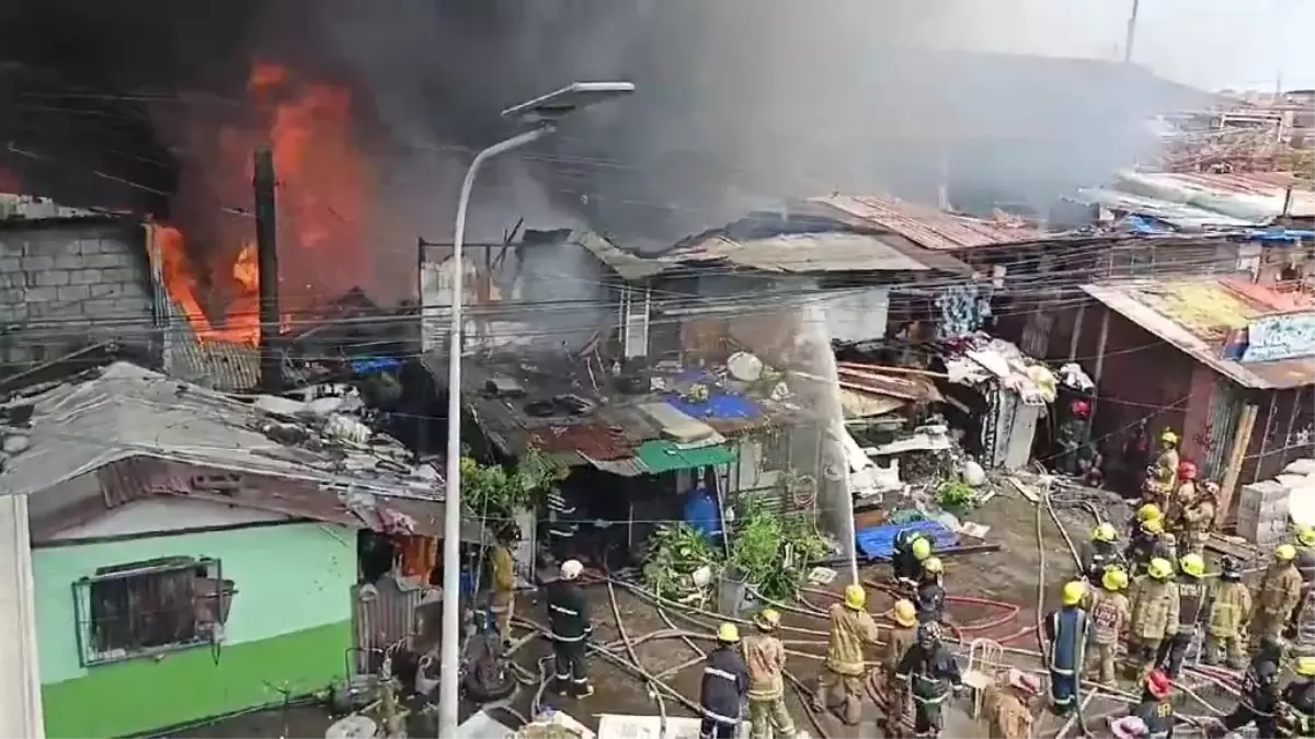 Manila'da Yangın Alarm Seviyesi Üçüncü Dereceye Yükseldi