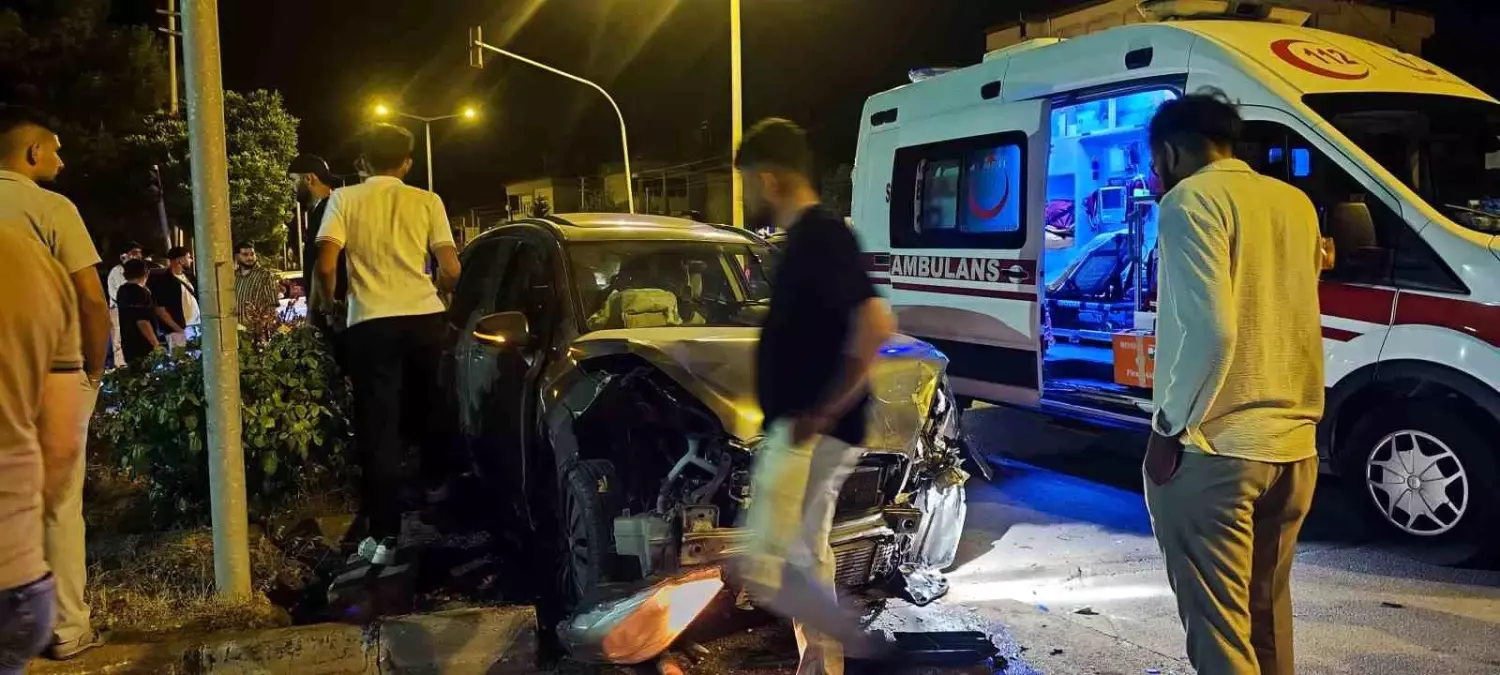 Sivas'ta Kavşakta İki Araç Çarpıştı: 7 Yaralı