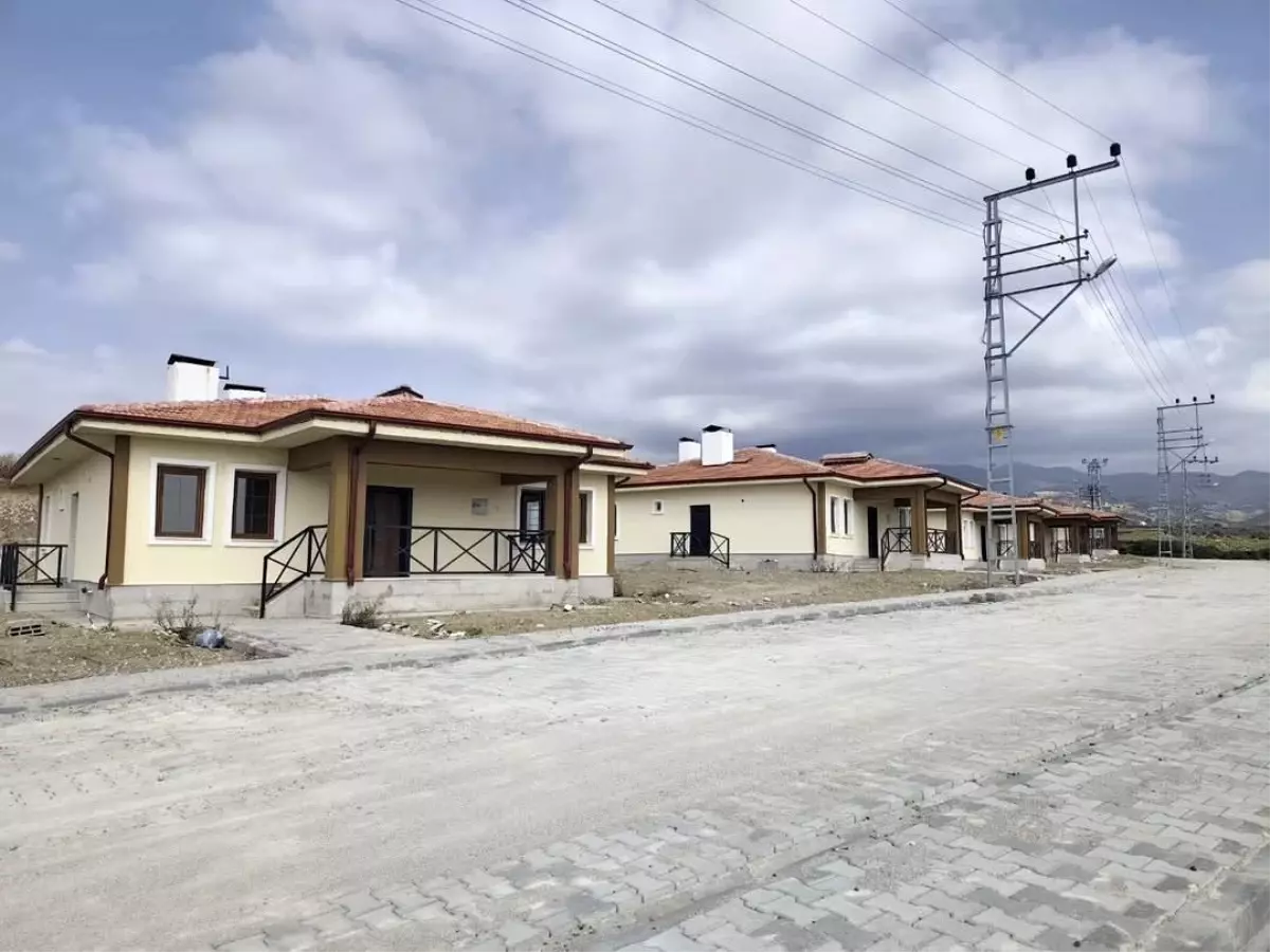 Hatay'da Deprem Sonrası Köy Evleri İnşaatı Devam Ediyor