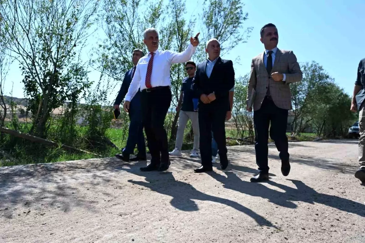 Vali Makas, Yukarımahmutlar Köyü'nde Altyapı Çalışmalarını İnceledi