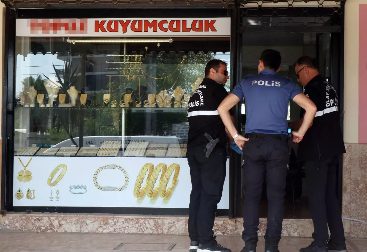 Antalya'da Kuyumcu Soygunu: 600 Bin TL Değerinde Altın Çalındı