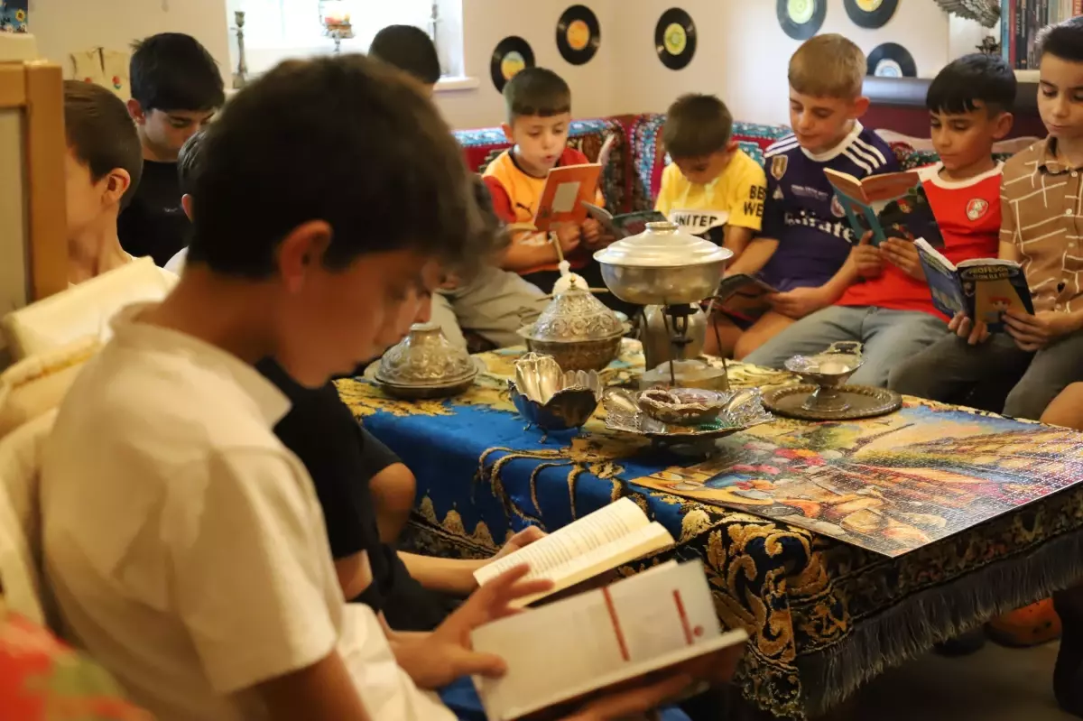 Muhtar Cihat Ceylan'dan Çocuklara Bisiklet Hediye Eden Kitap Okuma Kampanyası