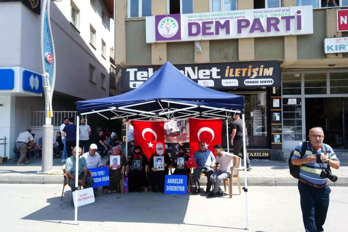 Muş'ta Aileler 'Terörsüz Türkiye' İçin Eylemde