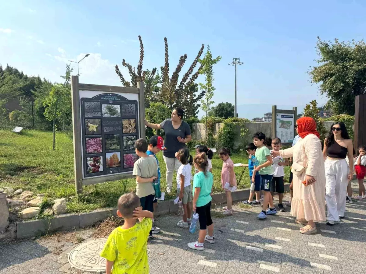 Düzce Üniversitesi Çocuk Kampüsü Öğrencileri Botanik Bahçesi'nde Doğayı Keşfetti