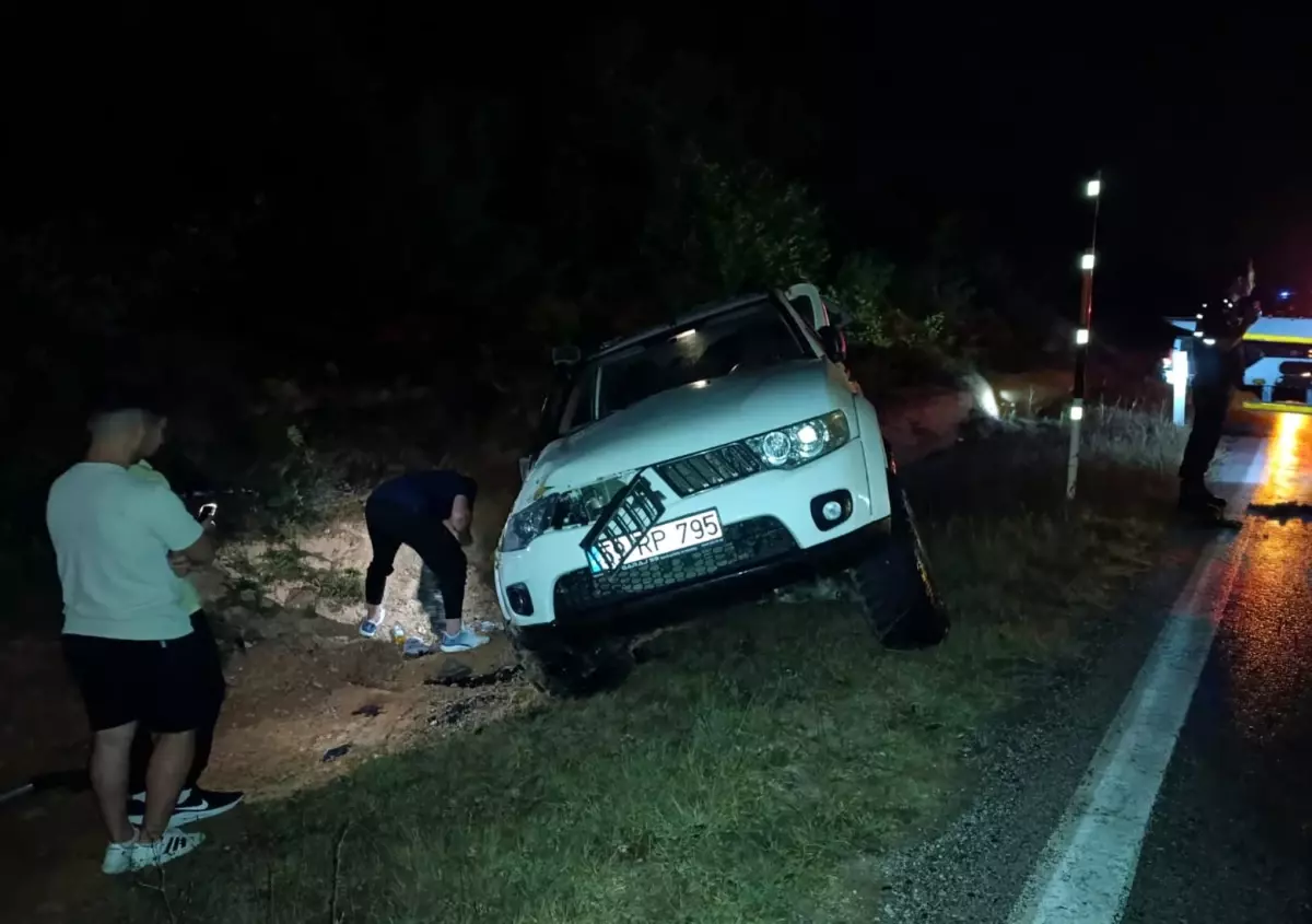 Tekirdağ'da Sağanak Sonrası Kamyonet Takla Attı: 2 Yaralı