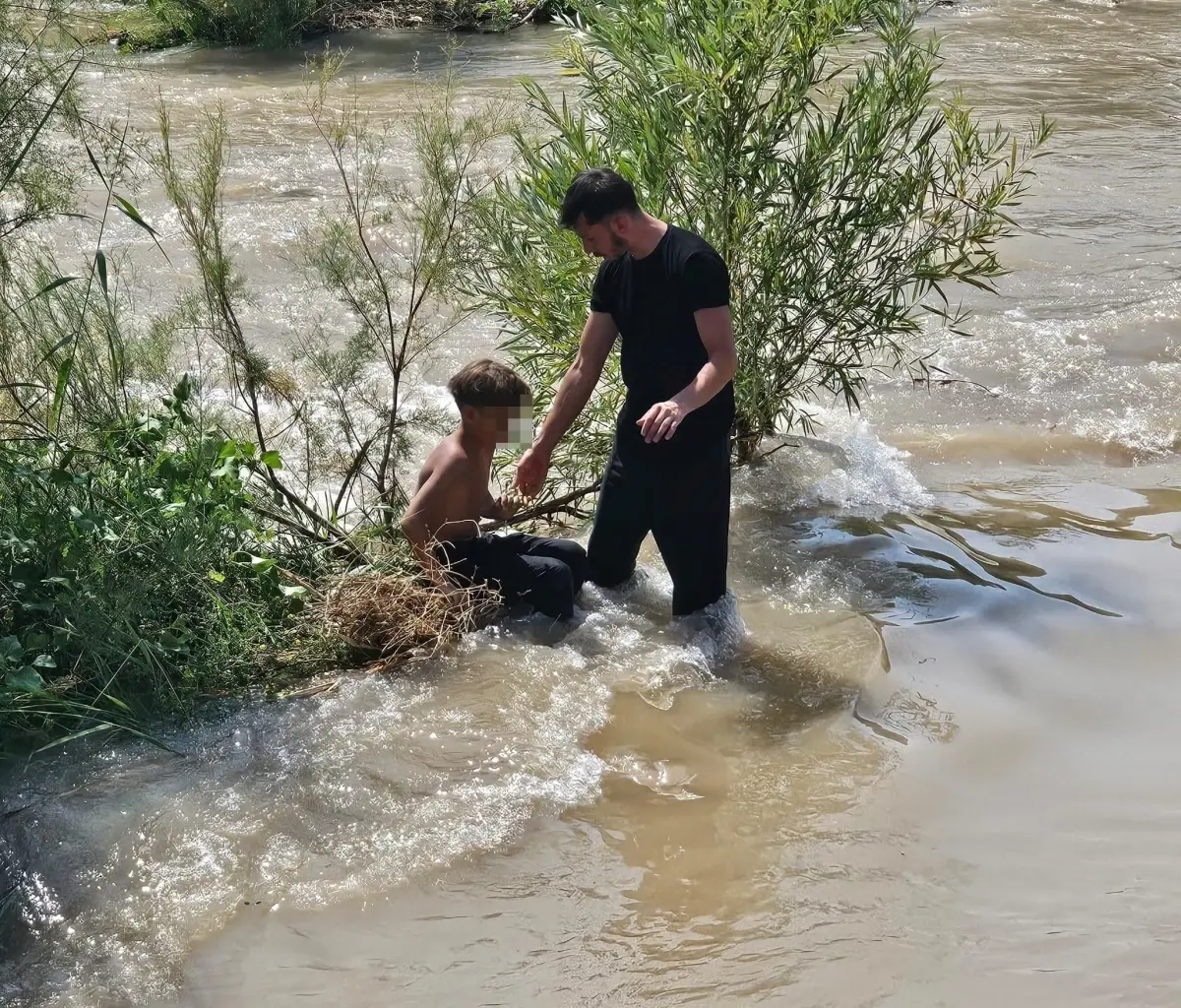 Siirt'te Kezer Çayı'na Düşen Çocuklar için Arama Kurtarma Çalışması Başlatıldı