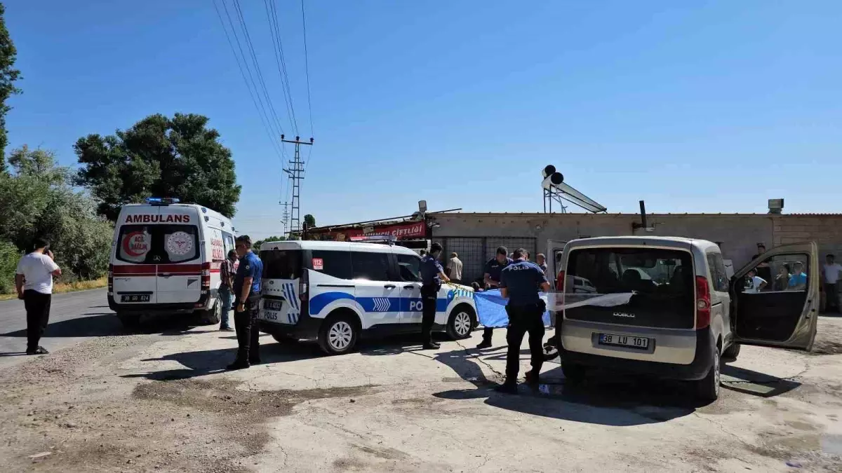 Kayseri'de Araç Altında Kalan 1,5 Yaşındaki Bebek Hayatını Kaybetti