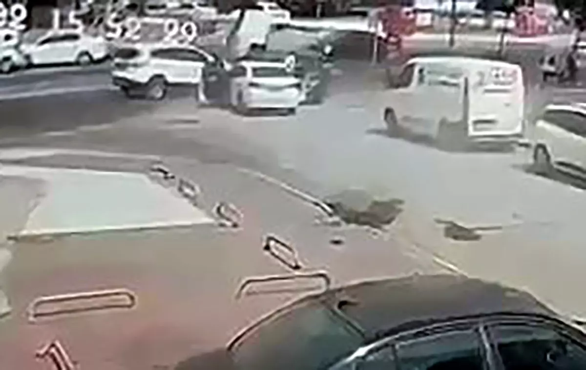 Adana'da Uyuşturucu Ticareti Operasyonu: 4 Gözaltı