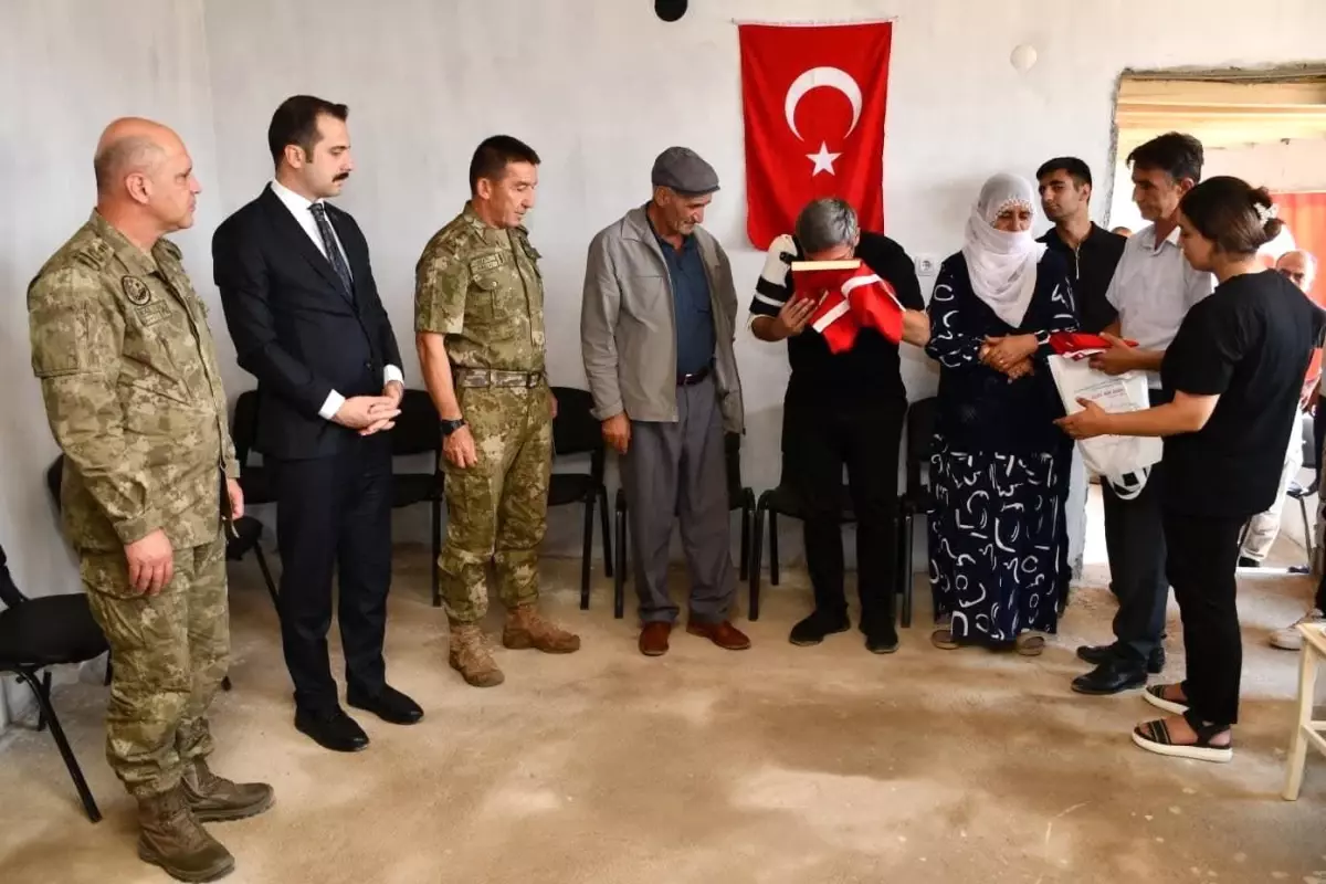 Tümgeneral Tamer Atay, Şehit Ailesini Ziyaret Etti