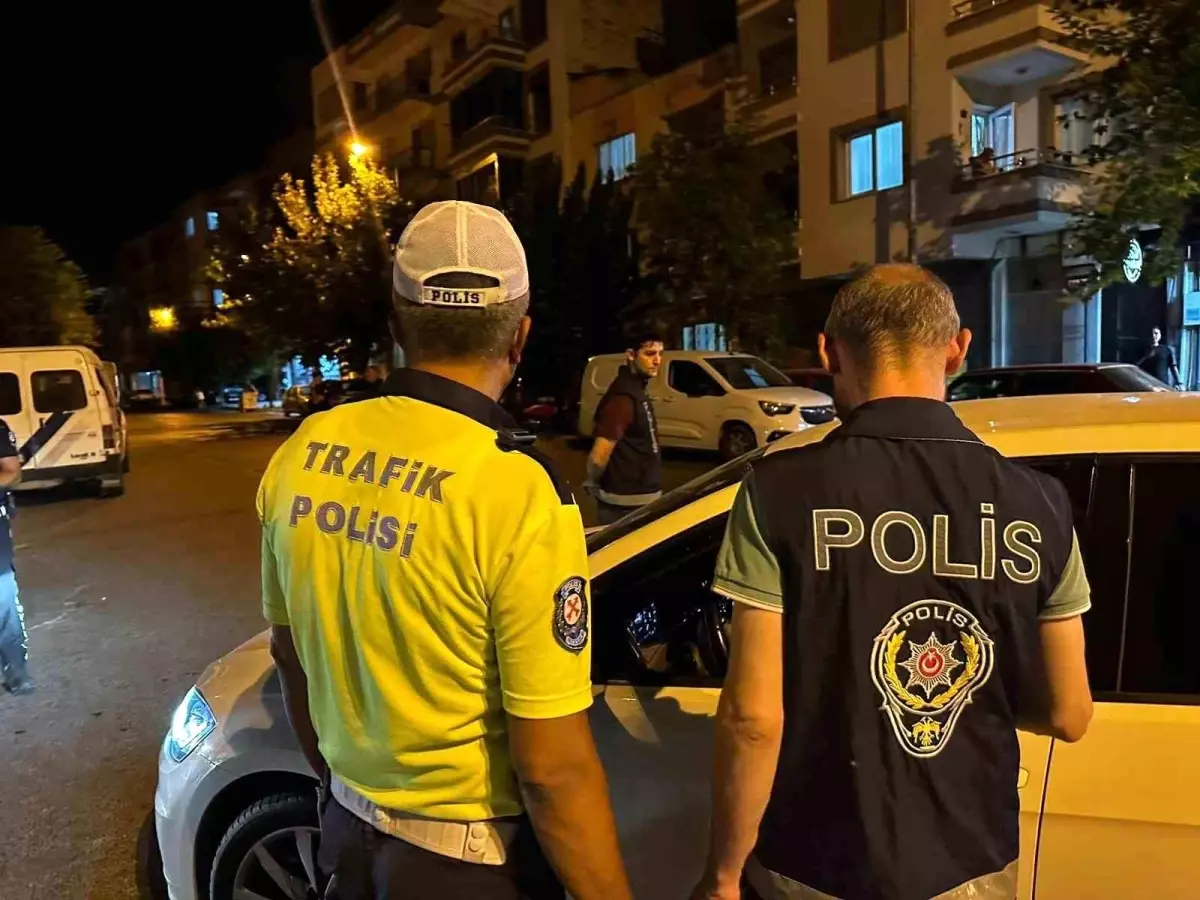 Akhisar'da Trafik ve Asayiş Uygulaması: 3 Şahıs Yakalandı, 195 Bin TL Cezai İşlem