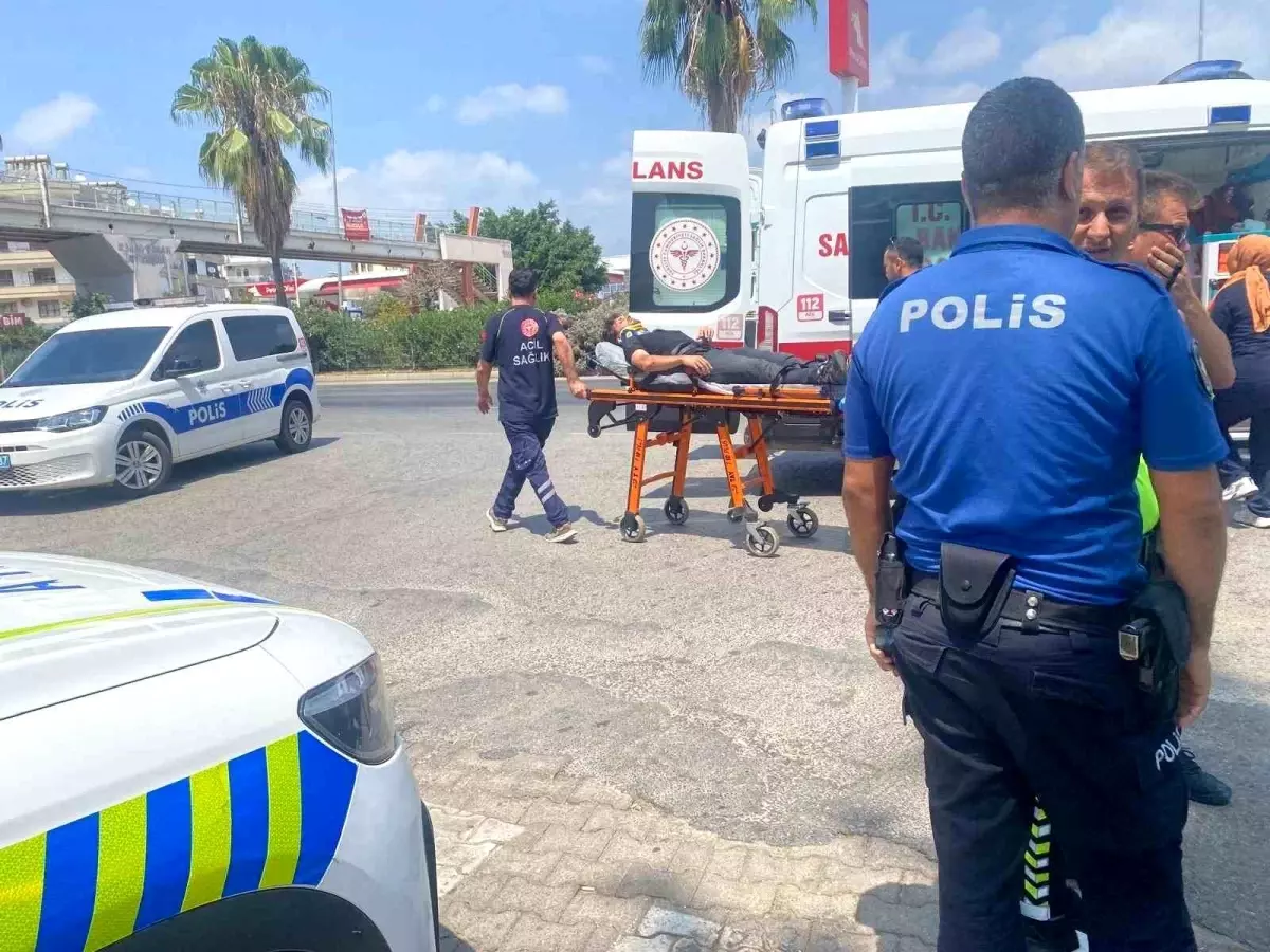 Gazipaşa'da Motosiklet Kazası: Sürücü Yaralandı
