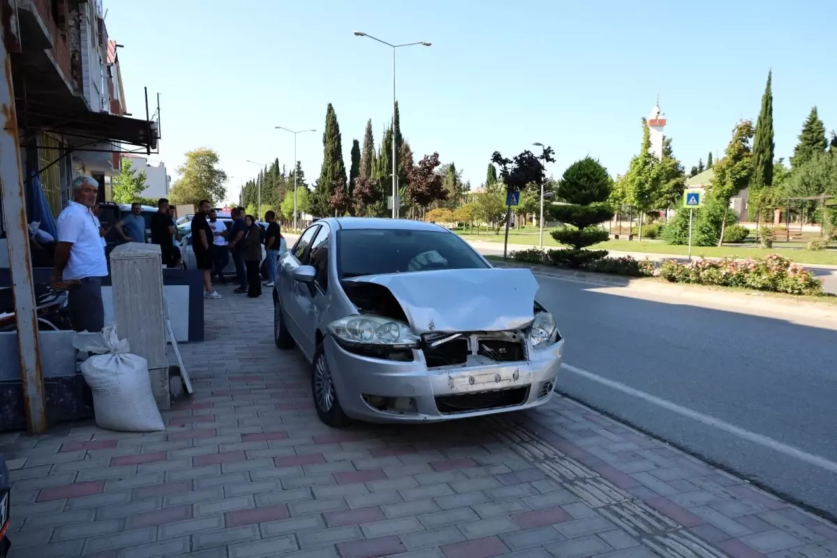 Samsun'da Zincirleme Trafik Kazası: 4 Araç Birbirine Girdi