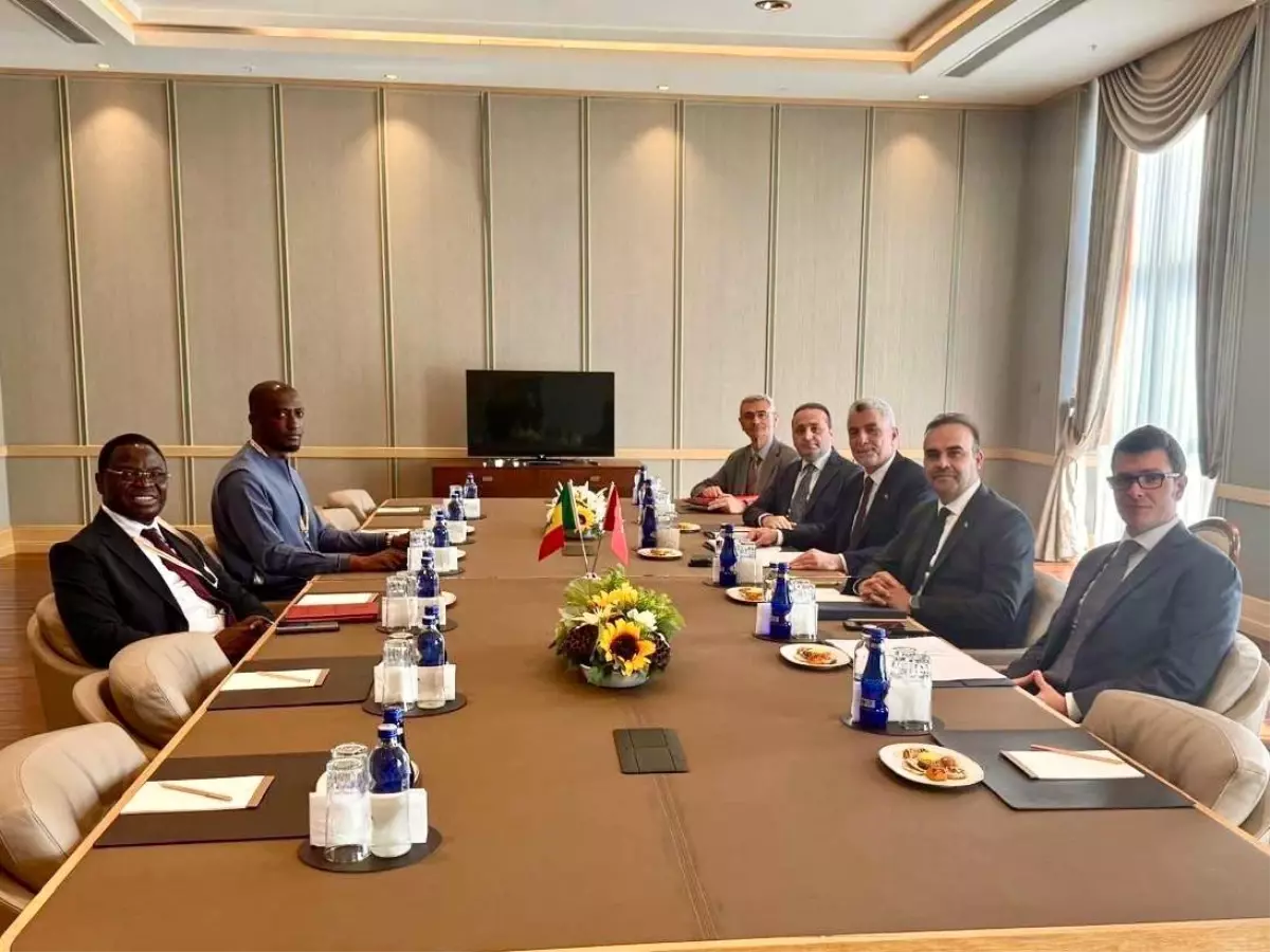 Türkiye ve Senegal'den Ticaret ve Yatırım İşbirliği Mesajı