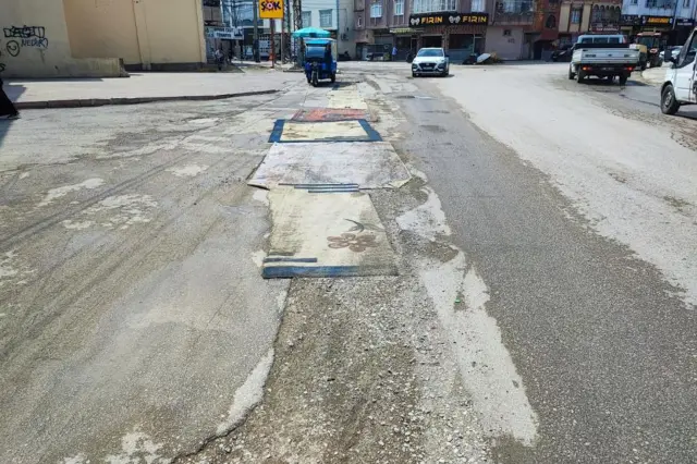 belediyenin yapmadigi yola esnaftan ilginc cozum 18922790 7206 m