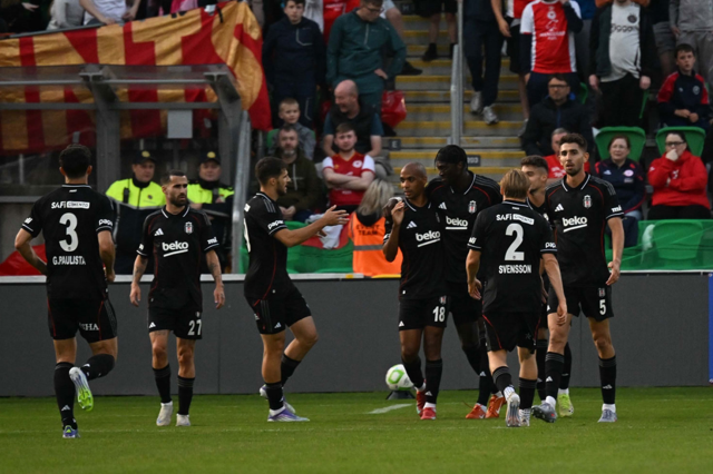 besiktas sov yapti turun kapisini sonuna kadar 18925718 5259 m
